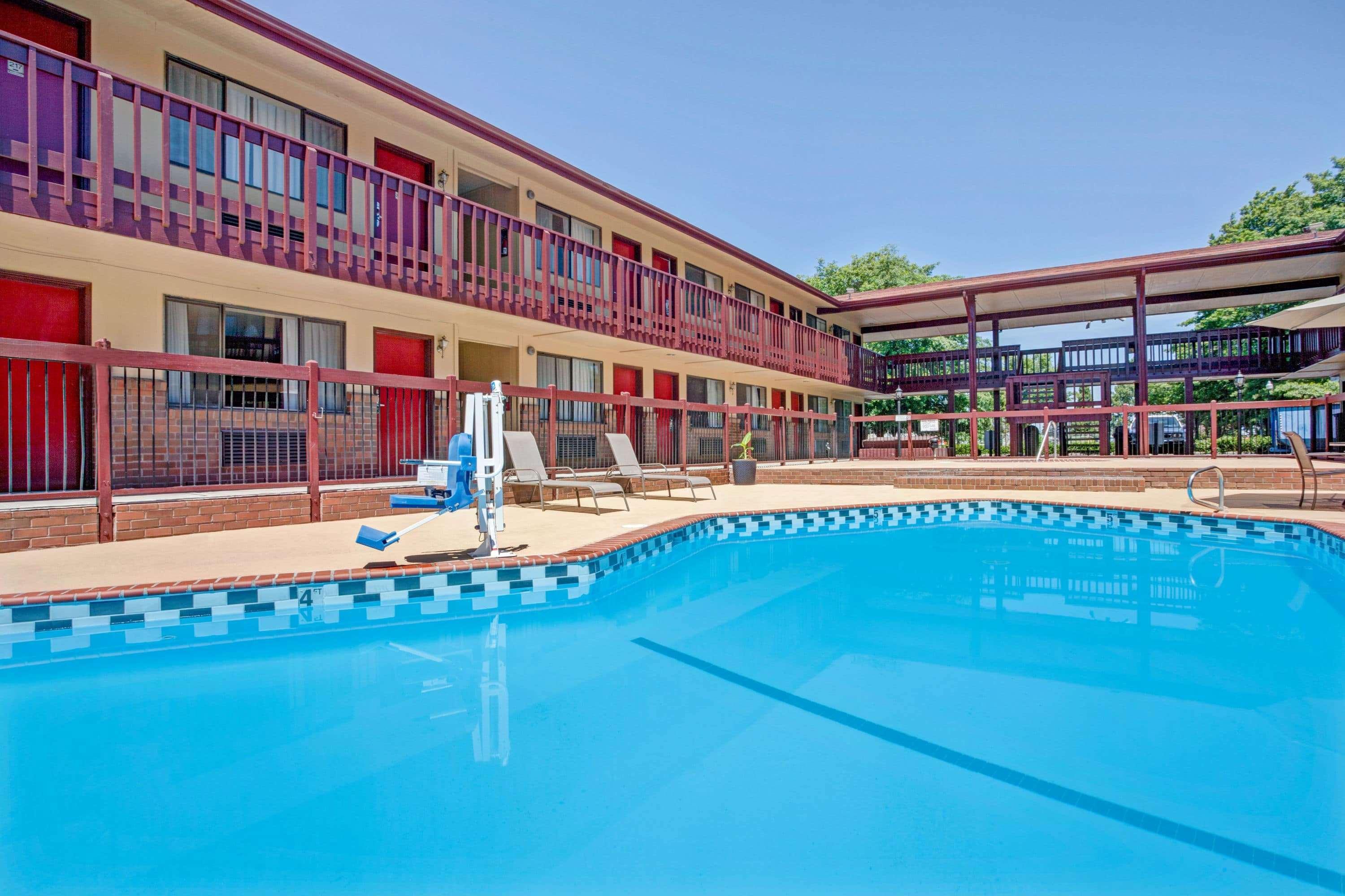 Super 8 By Wyndham Albany Motel Buitenkant foto