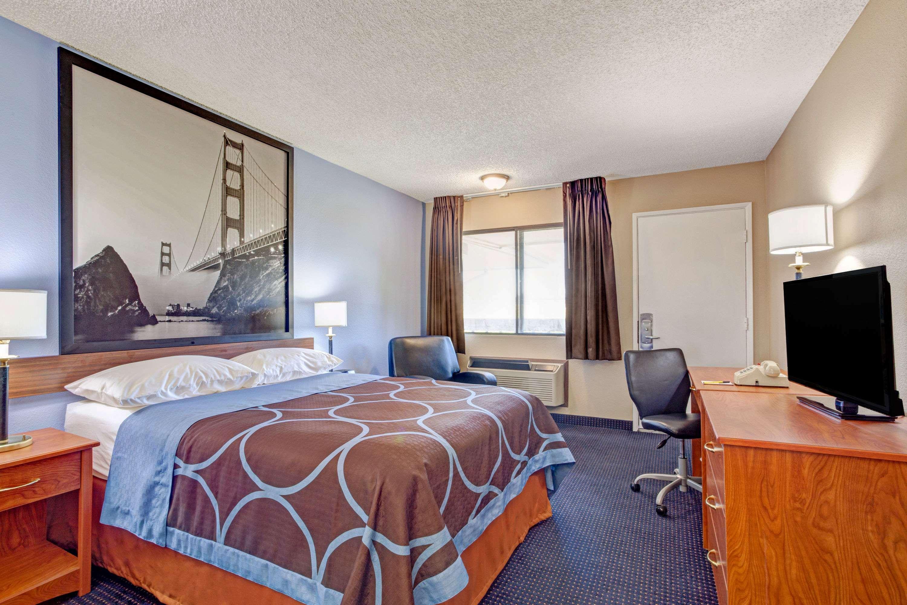 Super 8 By Wyndham Albany Motel Buitenkant foto